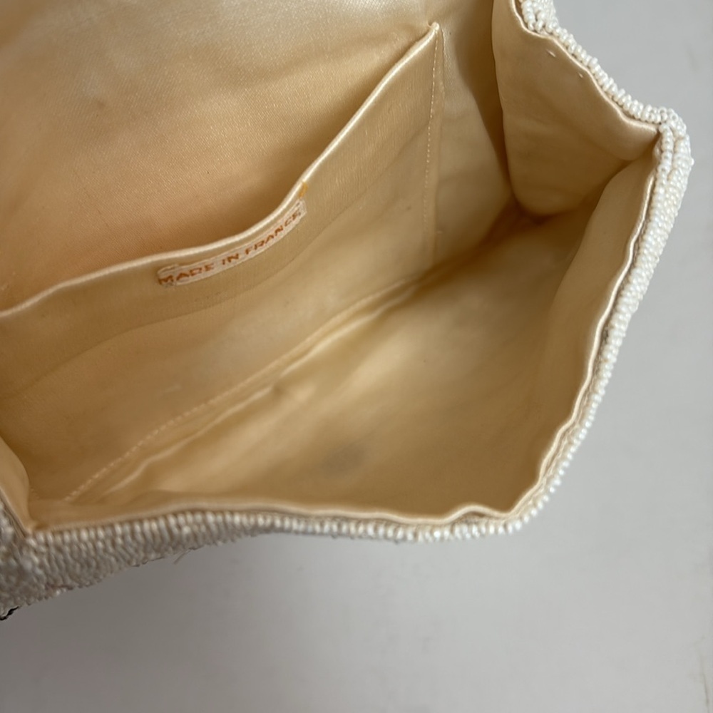 Antique 1920s Made in France cream beaded clutch silk interior. Cream brown pink - Picture 7 of 16